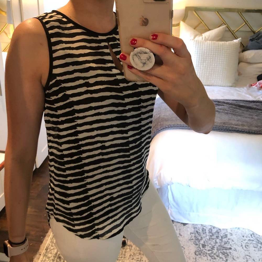 Black & white high/low tank